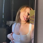 Download alwaellen OnlyFans content for free 

 profile picture