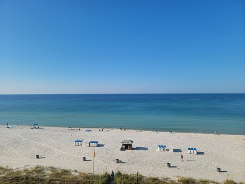 Header of amandamaetrouble