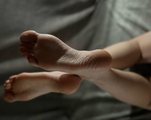 Header of annietinyfeet