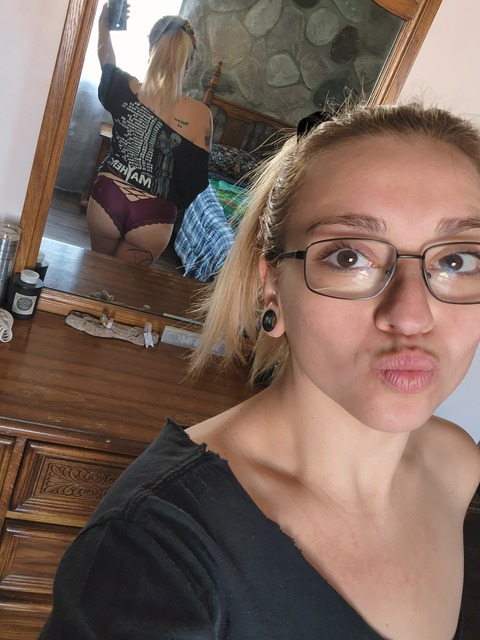 Header of ashleelovesall