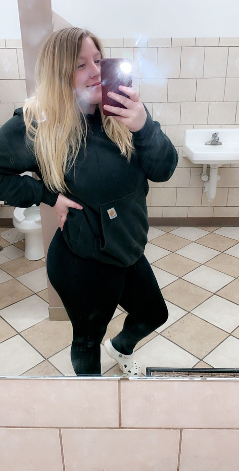 Header of bigtitblonde2