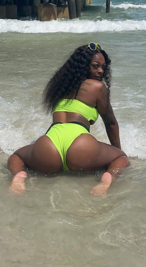 Header of curvesandjello