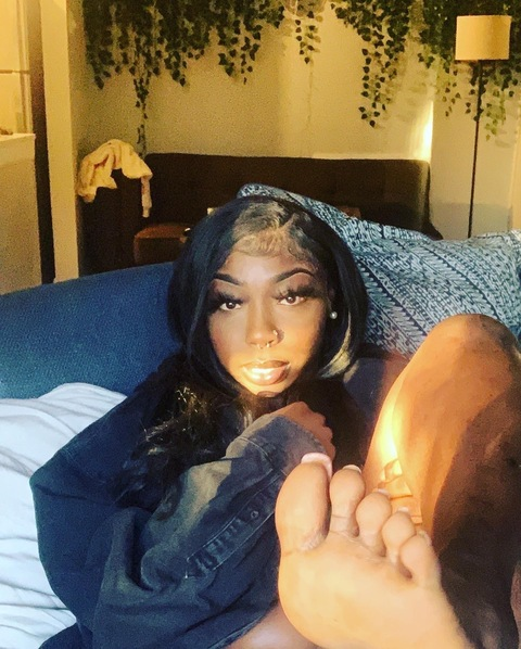 Header of darkchocolatetee