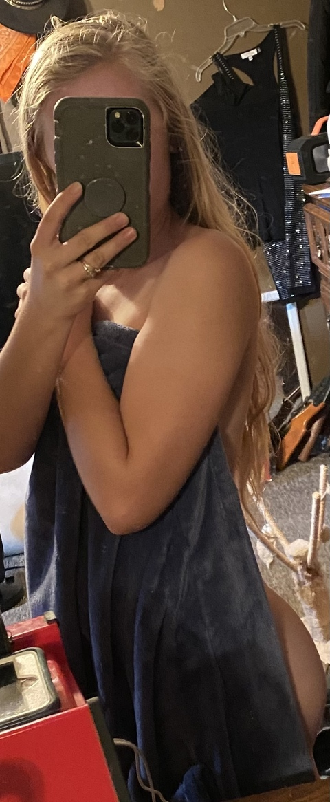 Header of dirtyblonde12