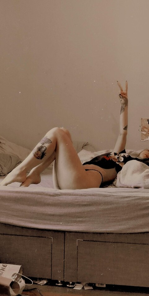 Header of dontcallmebabygirl