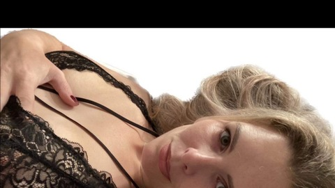 Header of graceswallow