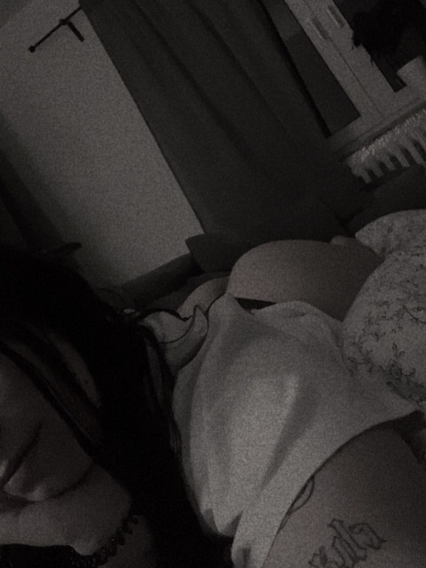 Header of hellgiiirl99