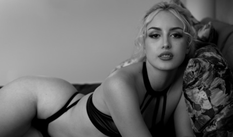 Header of isabellexobethany