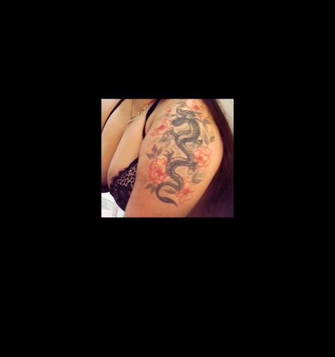 Header of itzgabbybitch