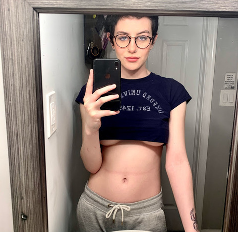Header of laneylux