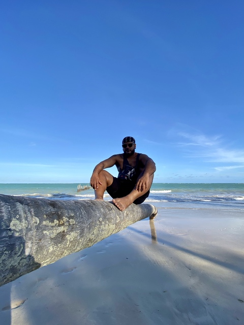 Header of leoamoriimfree