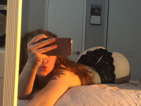 Header of liztheeredhead