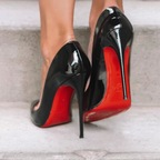 Laura Loubi’s Feet &amp; Heels XXX 💋💋💋 (loubi_lover_free_xxx) Leak OnlyFans 

 profile picture
