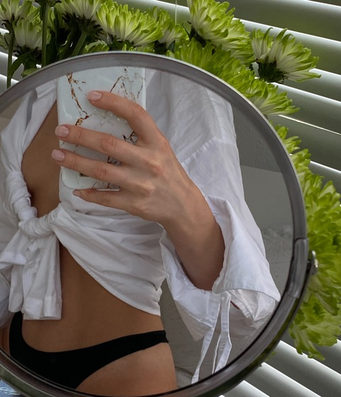 Header of madalinaa98
