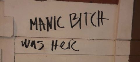 Header of manic_girl
