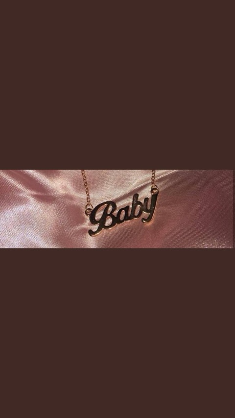 Header of milanii_xoxo