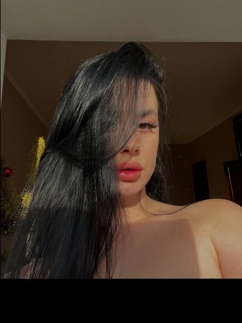 Header of miroslava_hotty