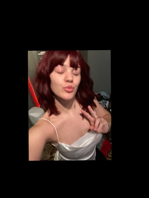 Header of officialzoe12