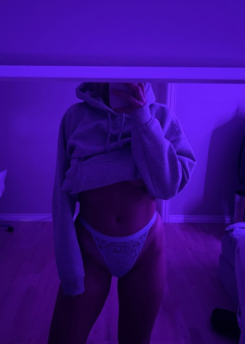 Header of oliviaee