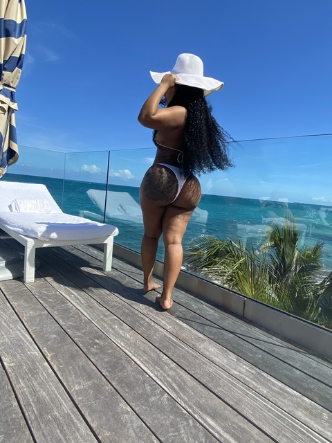 Header of prettyricannisha