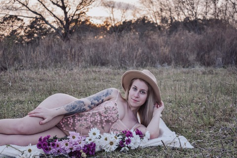 Header of rosiegold1224