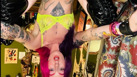 Header of sideshowzo