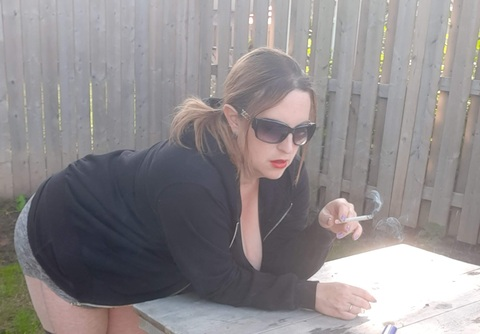 Header of smokinhotnatasha