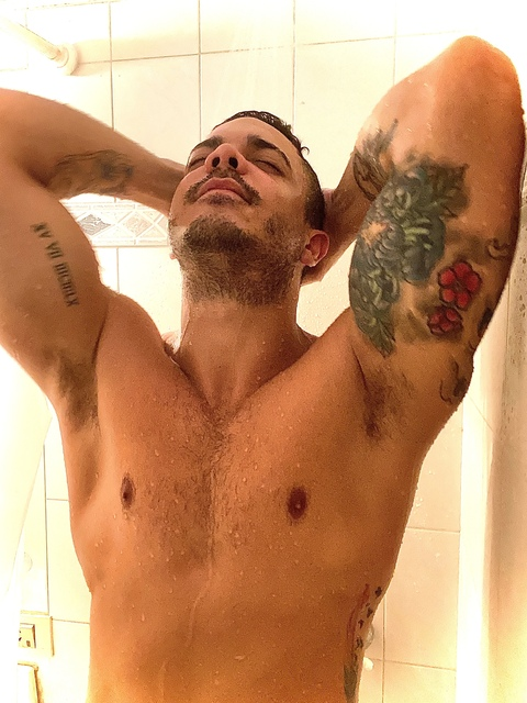 Header of thecolombianguy